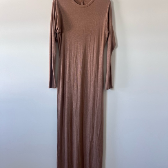 NWOT Skims Plus Size Camel Shimmer Ribbed Fitted Full Sleeeve Maxi Dress Size 3X - Picture 1 of 8